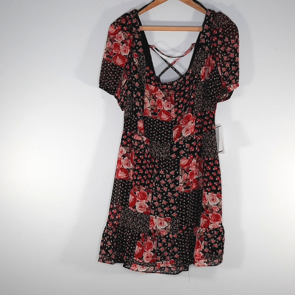 NWT CITY VIBES BLACK/ WINE FLORAL DRESS SZ 15( Juniors)